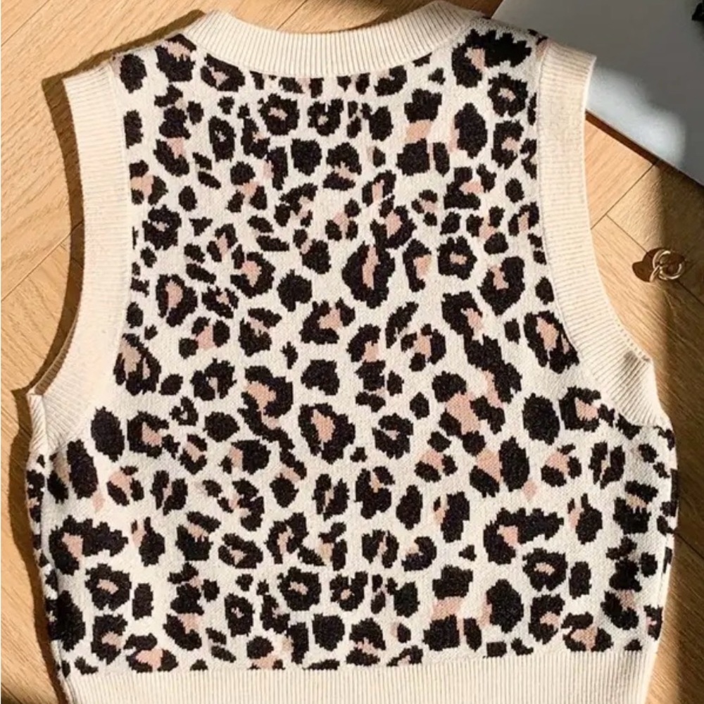 Leopard Print Knit Vest - Picture 1 of 2